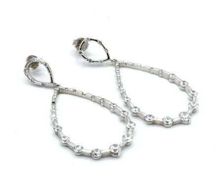 ORECCHINI PENDENTI A GOCCIA in argento 925, decorati con piccoli zirconi in...