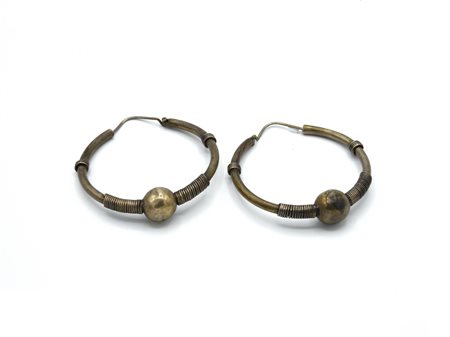 ORECCHINI A CERCHIO IN ARGENTONE CON SFERA CENTRALE E FILI...