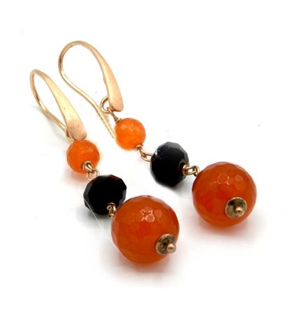 ORECCHINI PENDENTI CON PIETRE SUI TONI DEL ROSSO in argento 925 dorato con...