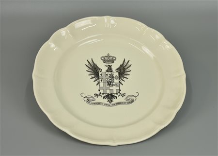 PIATTO IN PORCELLANA di Laveno con stemma cavalleria ed. 'Il Cartiglio...