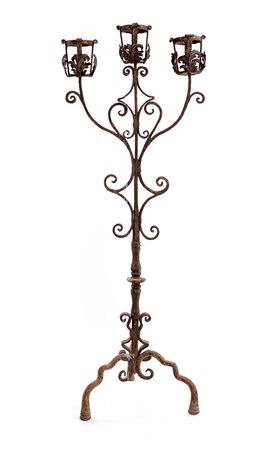 Candelabro in ferro battuto XVII secolo