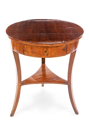 Tavolino in mogano, XIX secolo