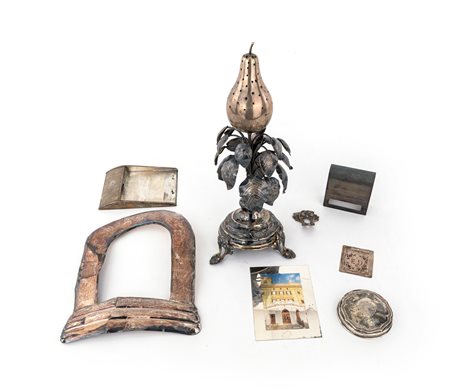 Lotto di piccoli oggetti danneggiati in argento