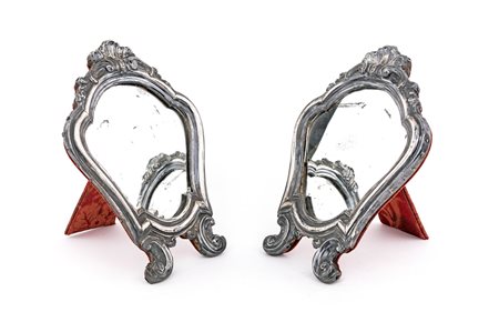 Coppia di piccole cartegloria in lamina d'argento, Venezia, XVIII secolo