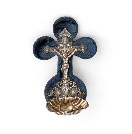 Acquasantiera in argento sbalzato, fine del XIX secolo