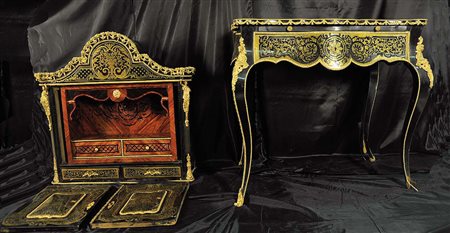 SECRETAIRE A DUE PEZZI PLACCATO BOULLE IN STILE LUIGI XV Produzione francese,...