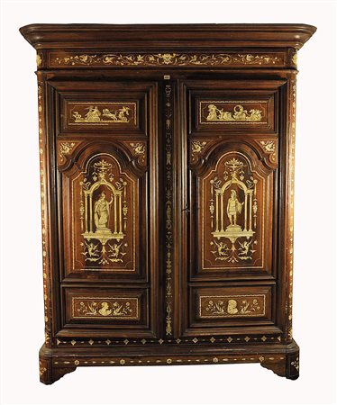 GUARDAROBA CON INTARSI DI TEMA RINASCIMENTALE Noce intarsiato in osso e...