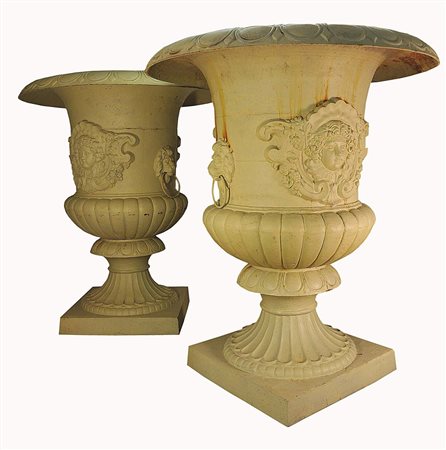 COPPIA DI VASI MONUMENTALI DA GIARDINO Prodotti dall’azienda Fratelli...