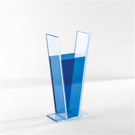 Sottsass Ettore, Vaso mod. Indigo in cristallo colorato.