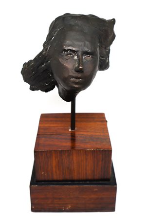 Dino Cunsolo (Biancavilla 1944)  - Testa di donna in bronzo