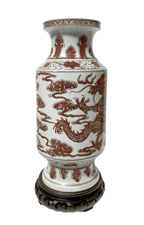 Vaso in ceramica con decorazione di draghi e fenici, nineteen° Secolo