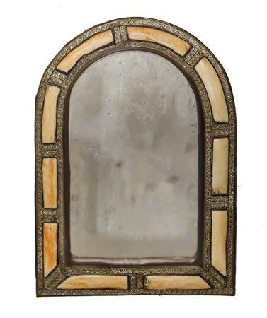 Specchio a lunetta in ottone dorato, 20° Secolo