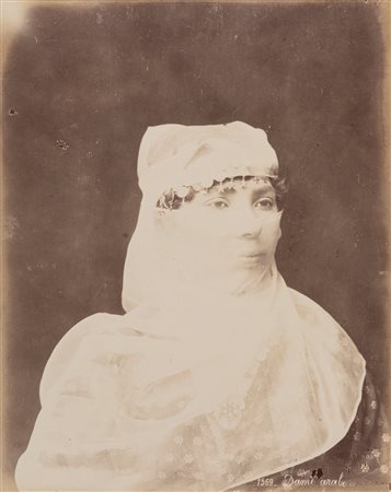 Félix Bonfils (1831-1885)  - Bèdouines portant leurs enfants ; Dame arabe, 1880s
