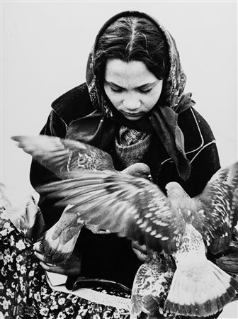 Giorgio Pegoli (1938)  - Bambina ebrea in preghiera ad Auschwitz, 1995