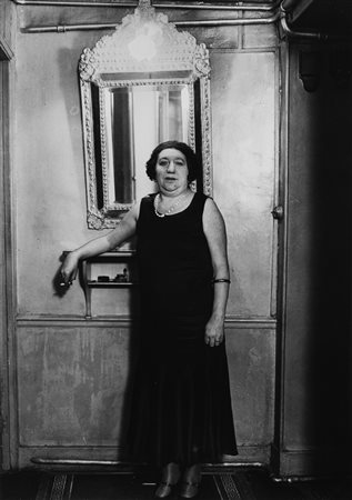 BRASSAI Gyula Halasz (1899-1994)  - Mère maquerelle, 1950s