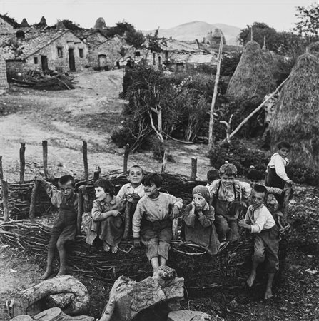 Franco Pinna (1925-1978)  - Bambini di S. Cataldo (Potenza), 1952