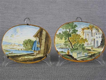 Coppia di placche in ceramica Manifattura Castelli Inizio XIX secolo Rotture...