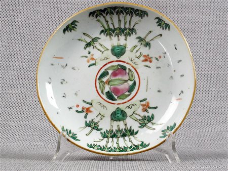 Piatto in porcellana Cina fine XIX secolo Diametro 17.2 cm
