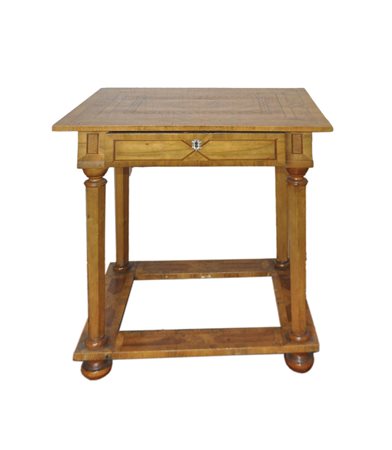 Anonym/Anonimo Piccolo tavolo intarsiato in stile Biedermeier;Legno, L 62,5...