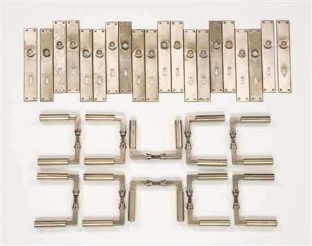 Walter Gropius /Adolf Meyer Set di dieci paia di maniglie e copriserratura,...