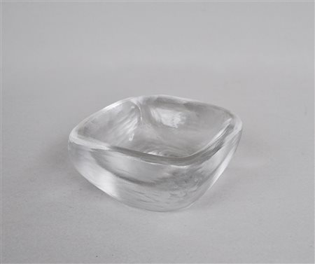Vicke Lindstrand Ciotola, Anni ’50; In vetro battuto h. 8 cm, diam. 15,5 cm,...