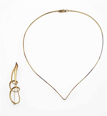 Scavia. Lotto composto da due girocolli, un bracciale, due spille ed un orecchino con piccoli diamanti