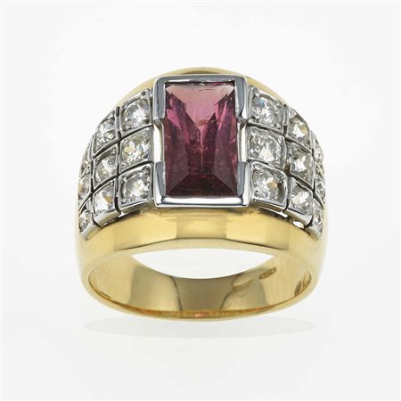 Anello con tormalina di ct 3.00 e diamanti di vecchio taglio per ct 2.00