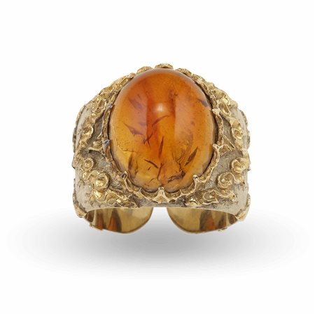 M. Buccellati. Anello con ambra
