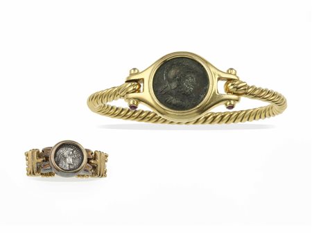 Bulgari. Anello e bracciale con moneta