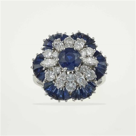 Anello con zaffiri e diamanti taglio brillante e navette