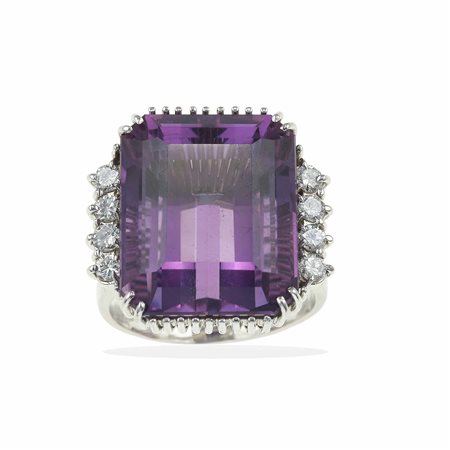 Anello con ametista e diamanti