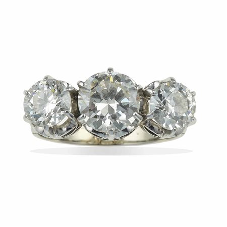 Anello con tre diamanti di vecchio taglio per ct 3.50 circa