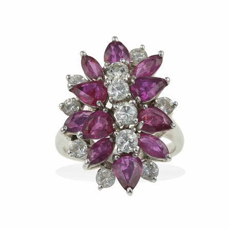 Anello con rubini e diamanti