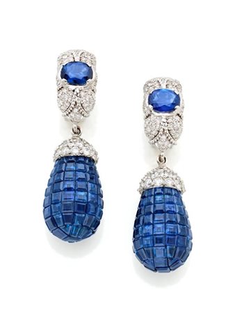 PEDERZANI
Orecchini pendenti in oro bianco con diamanti e zaffiri invisible set