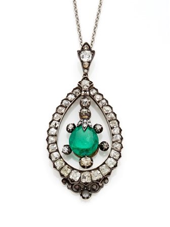 Pendente in oro e argento con diamanti old mine per complessivi ct. 3,50 circa