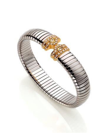 BULGARI
Bracciale alla schiava in acciaio e oro giallo rifinito in diamanti per