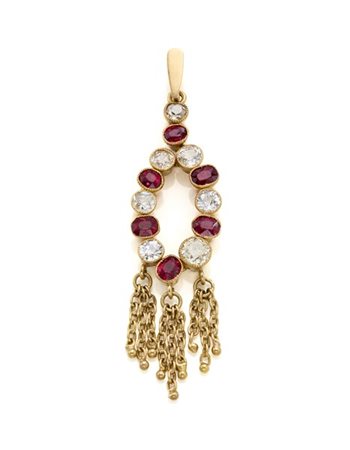 Pendente in oro giallo con diamanti old mine per complessivi ct. 1,90 circa e s