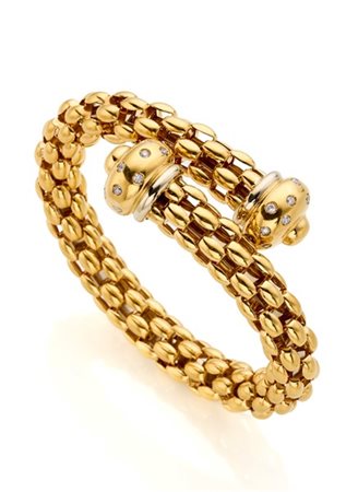 FOPE
Bracciale a maglia elastica in oro giallo, le estremità rifinite in diaman