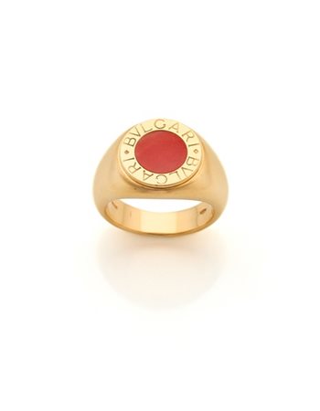 BULGARI
Anello Bulgari Bulgari in oro giallo e corallo, g 13,98 circa misura 12