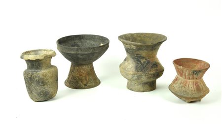 QUATTRO VASI BANG CHIANG DATAZIONE: 600-300 a. C. MATERIA E TECNICA: argilla...