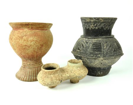 TRE VASI BANG CHIANG DATAZIONE: 600-300 a. C. MATERIA E TECNICA: argilla...
