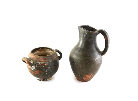 DUE VASI A VERNICE NERA DATAZIONE: IV-III sec. a.C. MATERIA E TECNICA:...