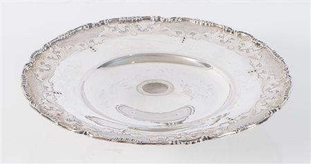 ITALIA, XX secolo. Alzatina in argento 800. Sul bordo superiore reca punzoni:...