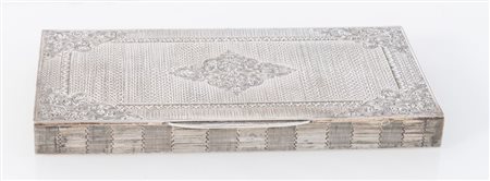 Firenze, metà del XX secolo. Scatola in argento 800. All'interno reca punzoni...