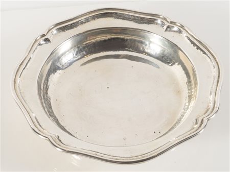 ZONTA ANTONIO, Vicenza, dal 1968. Vassoio polilobato con bordo alto. Sul...