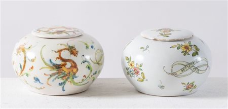 MANIFATTURA MINGHETTI, Bologna, inizi XX secolo. Coppia di ciotole con...