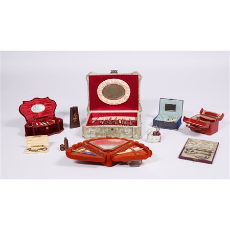 DIECI SCATOLE PORTALAVORO DEL XIX e XX SECOLO