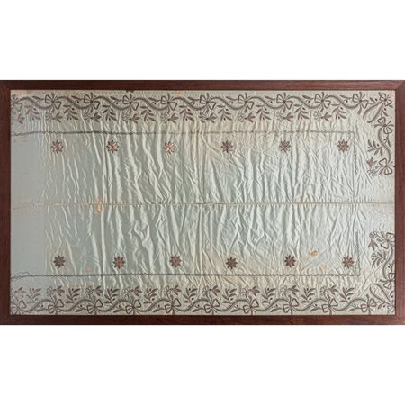 TESSUTO RICAMATO SOTTOVETRO EPOCA XIX SECOLO