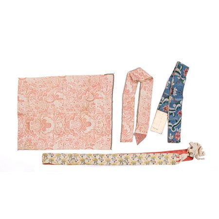 UNA RACCOLTA DI QUATTRO ANTICHI TESSUTI EPOCA XVIII SECOLO