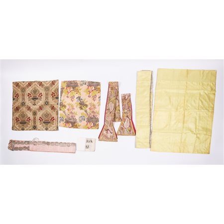UNA RACCOLTA DI SEI ANTICHI TESSUTI EPOCA XVIII SECOLO
